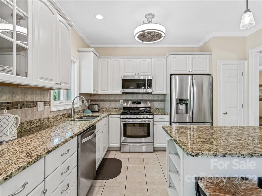 44 Oak Hollow Drive Asheville NC 28805