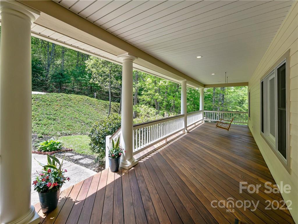 44 Oak Hollow Drive Asheville NC 28805