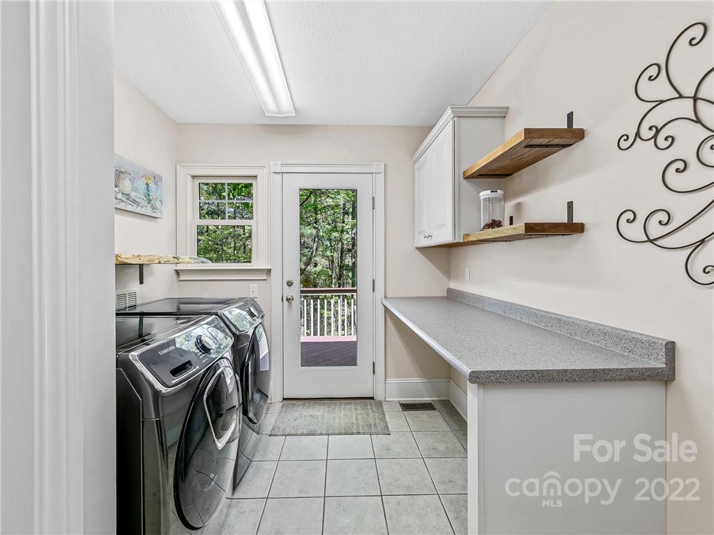 44 Oak Hollow Drive Asheville NC 28805