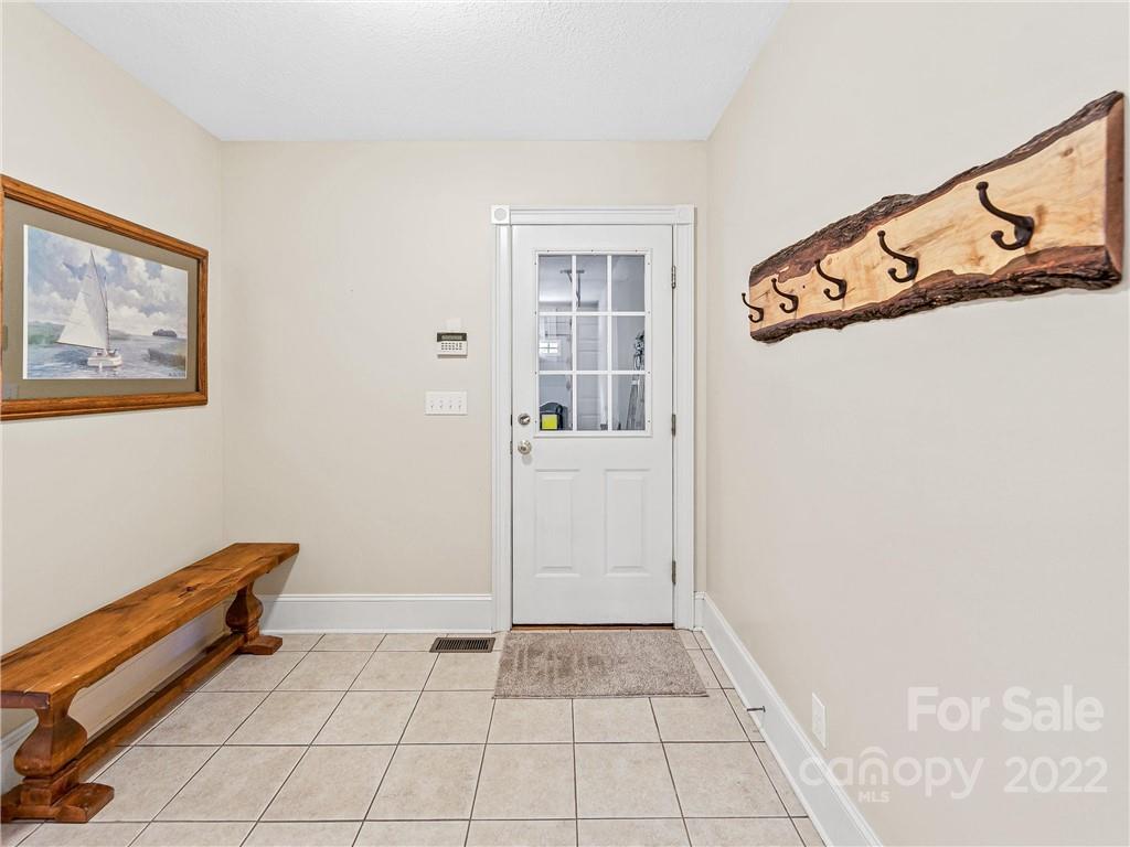 44 Oak Hollow Drive Asheville NC 28805