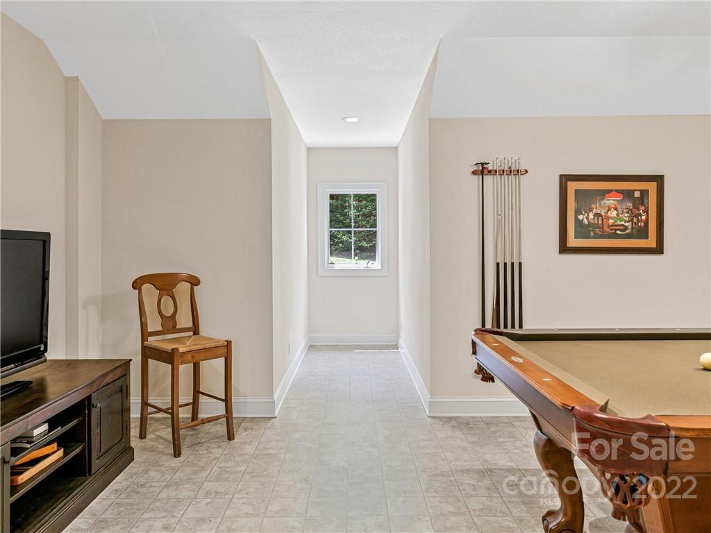 44 Oak Hollow Drive Asheville NC 28805