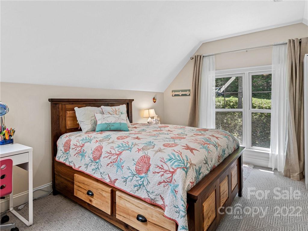 44 Oak Hollow Drive Asheville NC 28805
