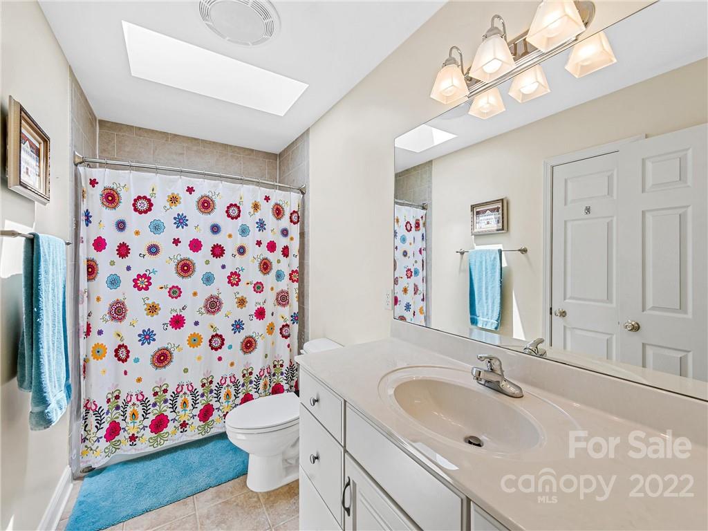 44 Oak Hollow Drive Asheville NC 28805