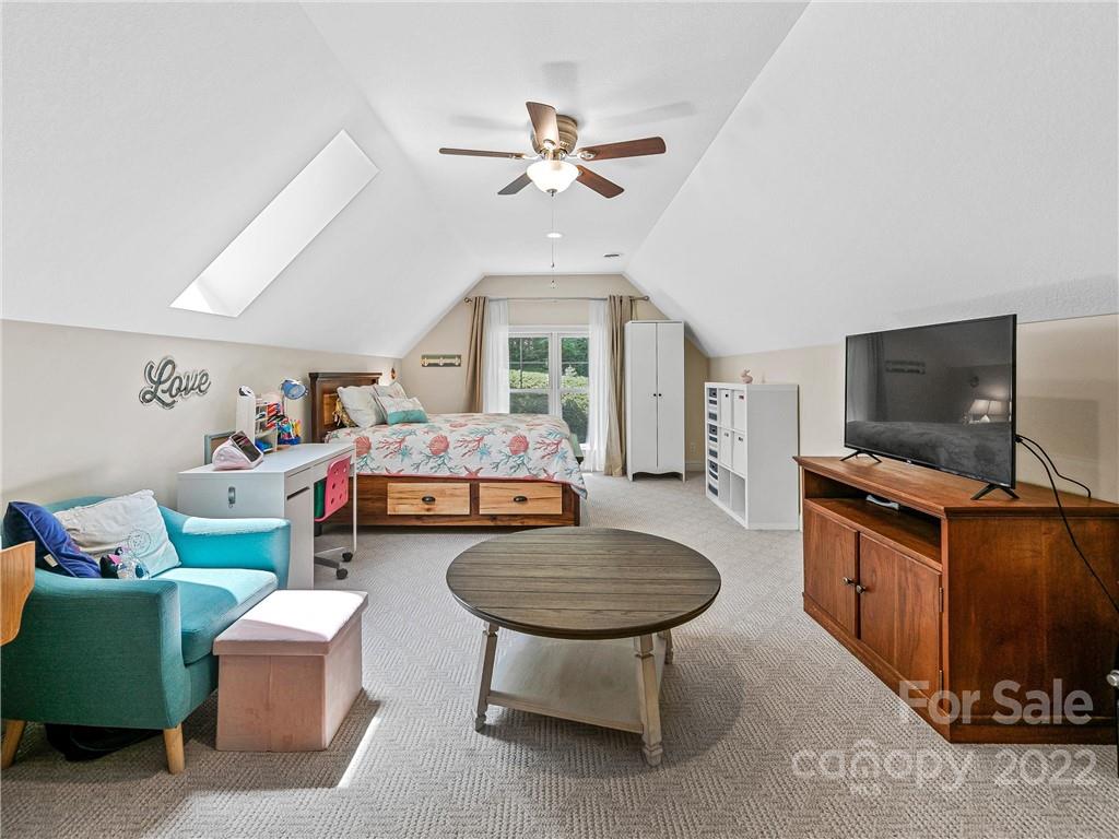 44 Oak Hollow Drive Asheville NC 28805