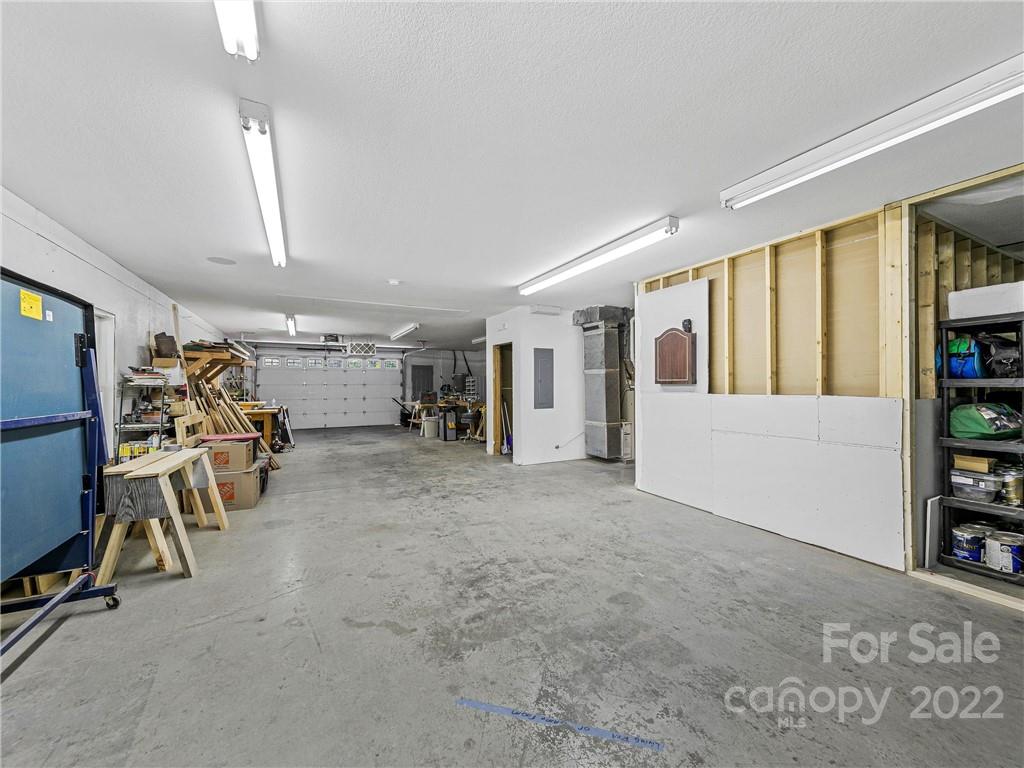 44 Oak Hollow Drive Asheville NC 28805