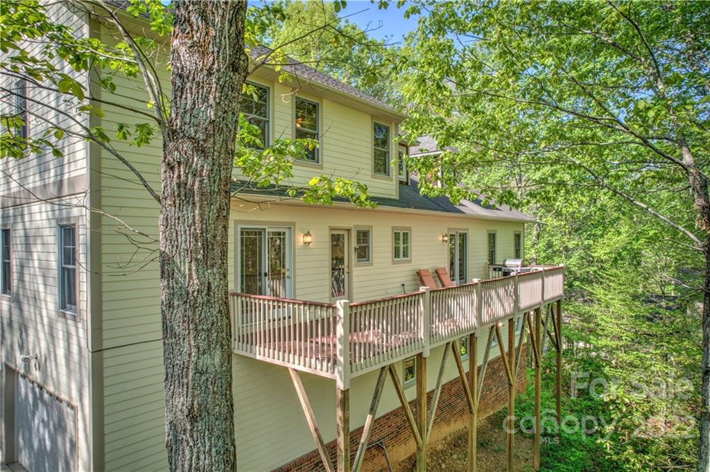 44 Oak Hollow Drive Asheville NC 28805