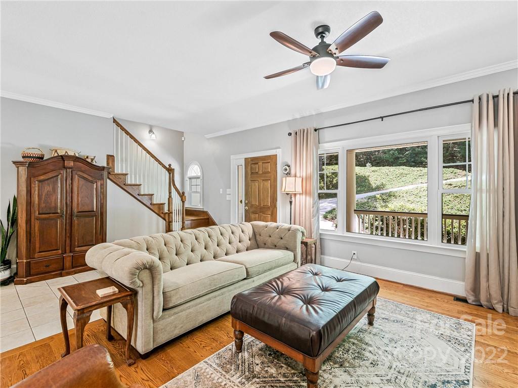 44 Oak Hollow Drive Asheville NC 28805