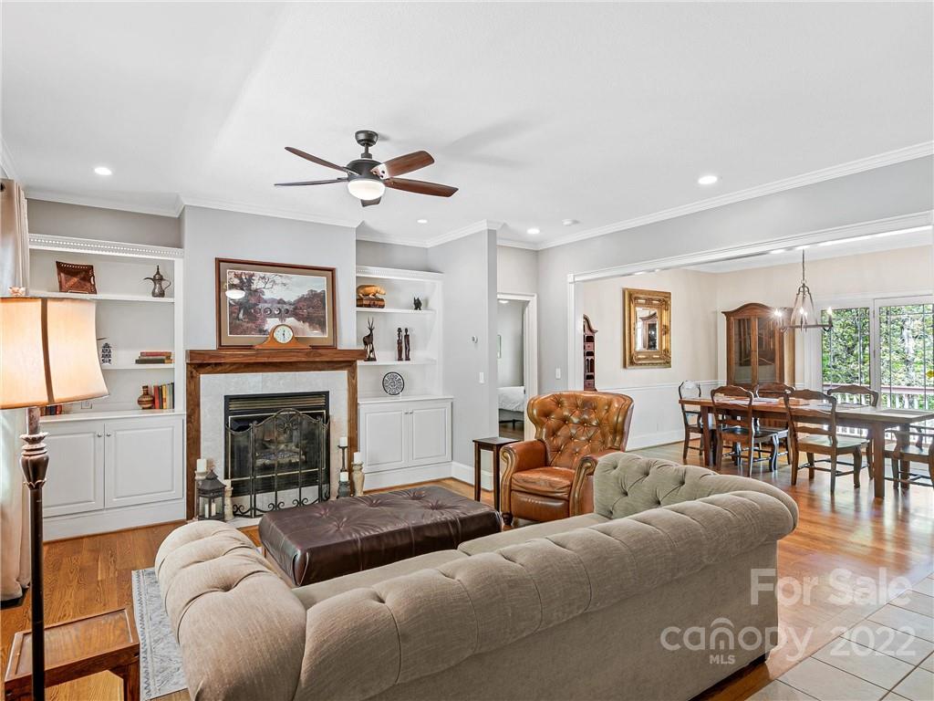 44 Oak Hollow Drive Asheville NC 28805