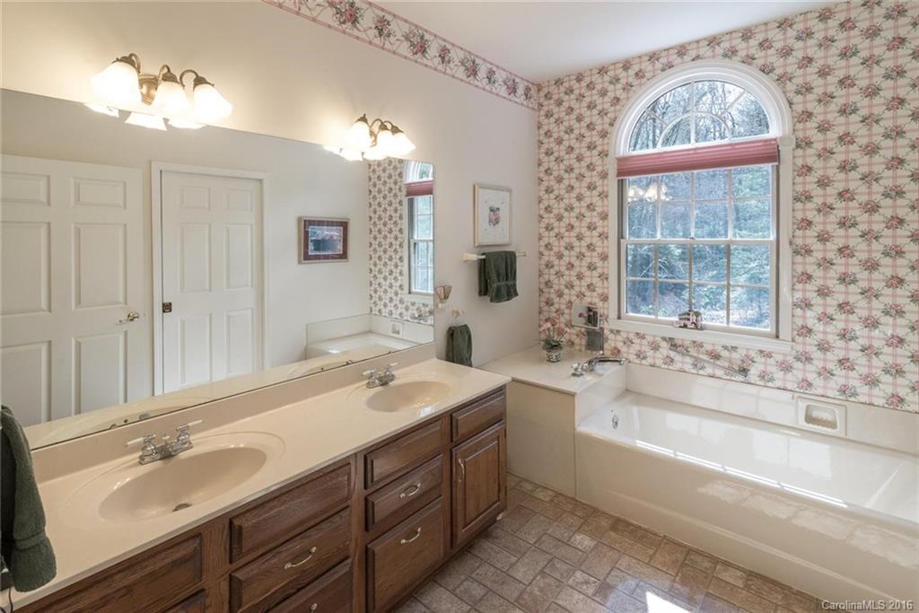 40 Windward Drive Asheville NC 28803