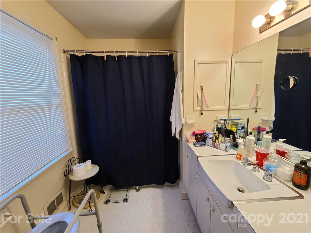 58 Greenleaf Circle Asheville NC 28804
