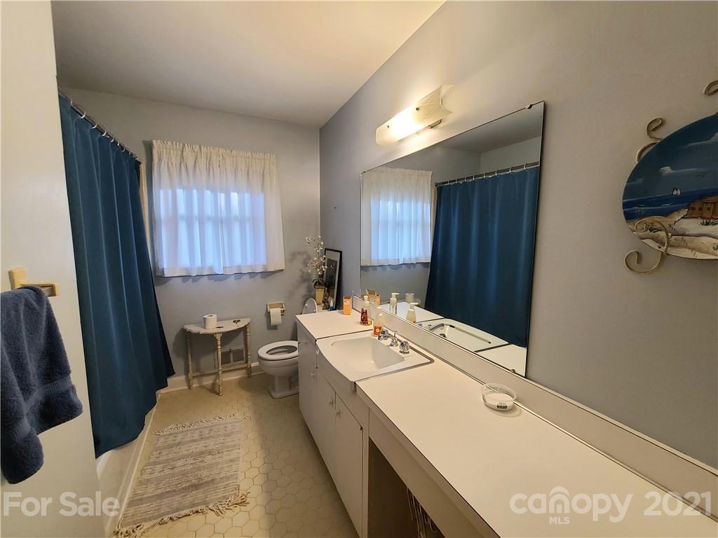 58 Greenleaf Circle Asheville NC 28804