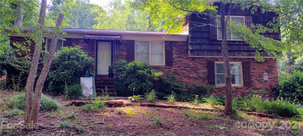 821-823 Oak Street Newton NC 28658