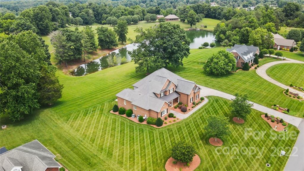 137 Twin Lakes Drive Statesville NC 28625