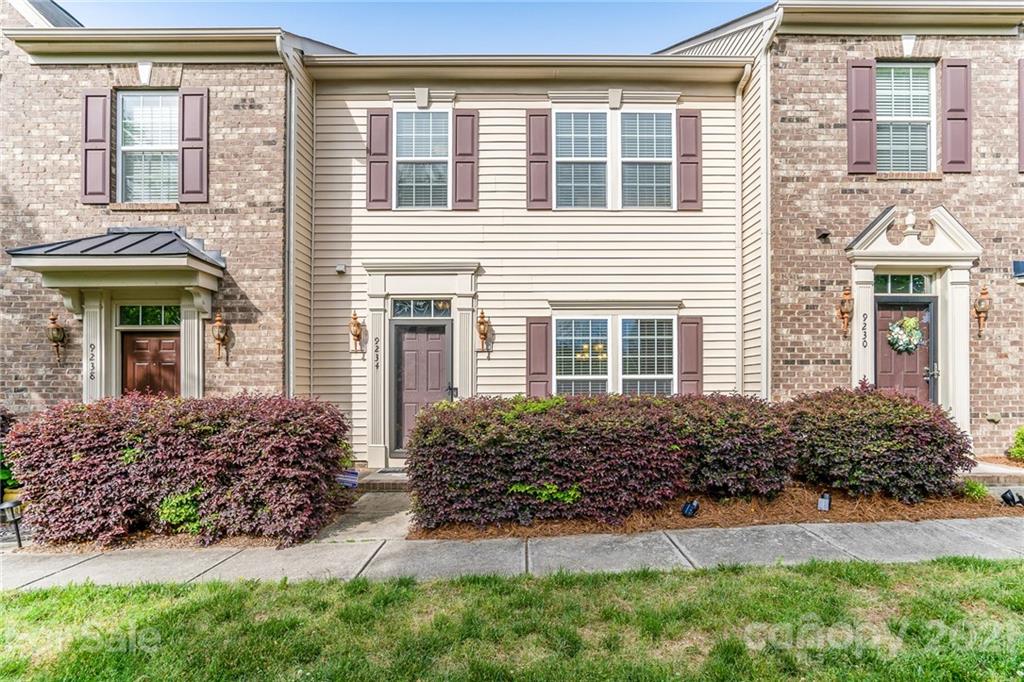 9234 Lenox Pointe Drive Charlotte NC 28273