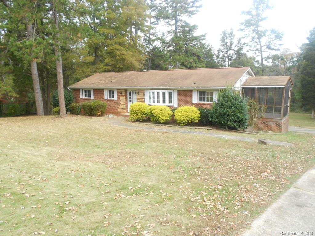 1136 Leigh Circle Charlotte NC 28216