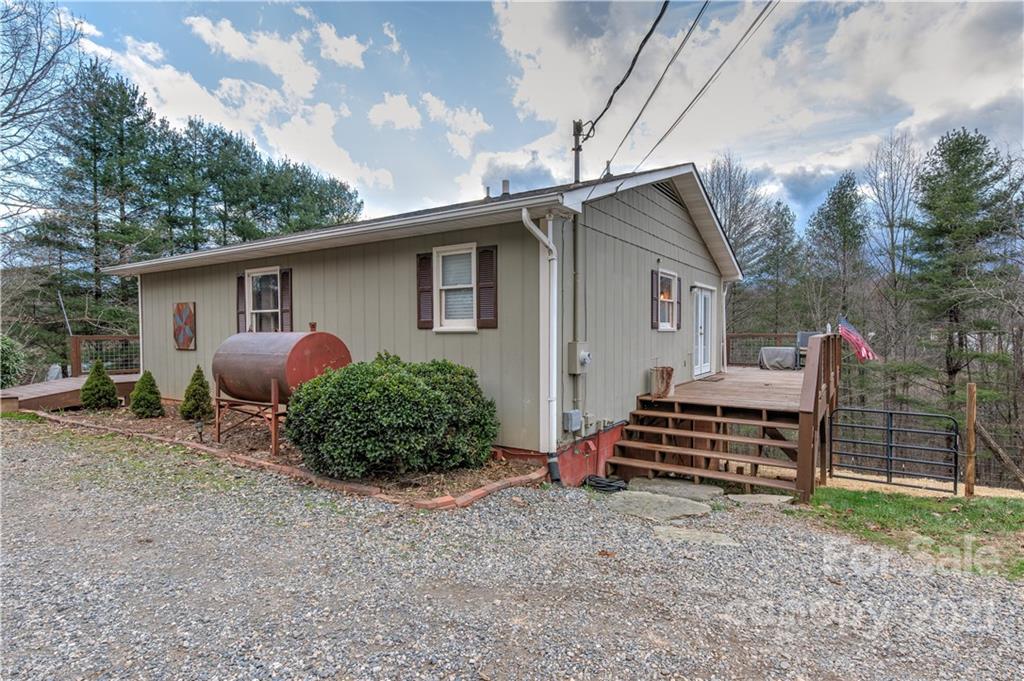 83 Wesley Drive Leicester NC 28748