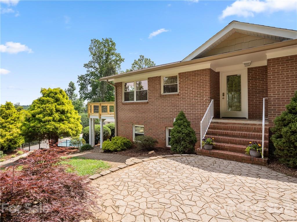 5888 Holiday Shores Avenue Nebo NC 28761