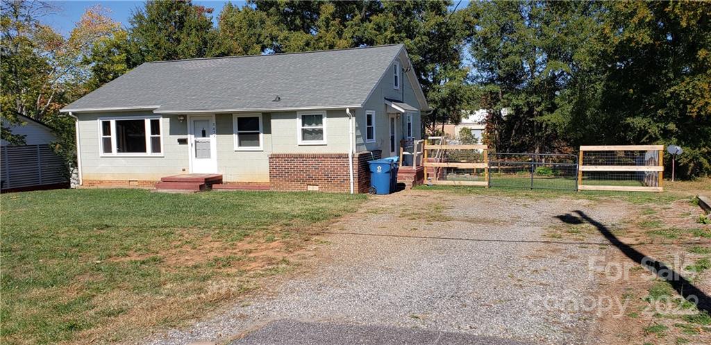 2820 1st Avenue NW Hickory NC 28601