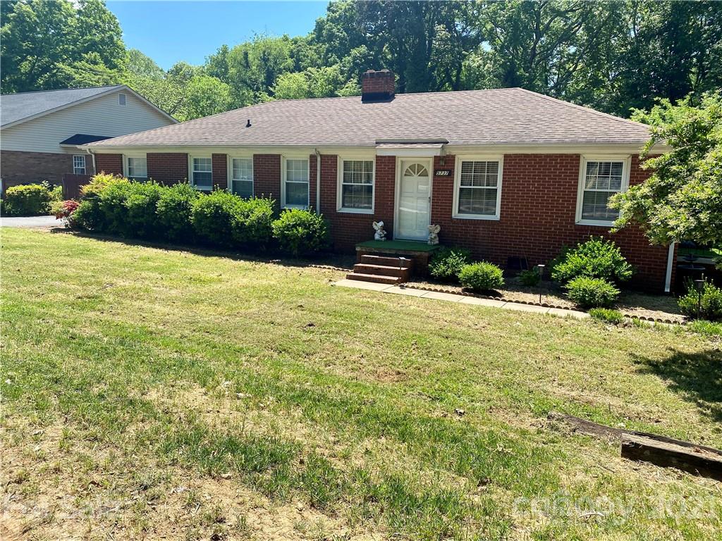 5735 Oak Drive Charlotte NC 28216