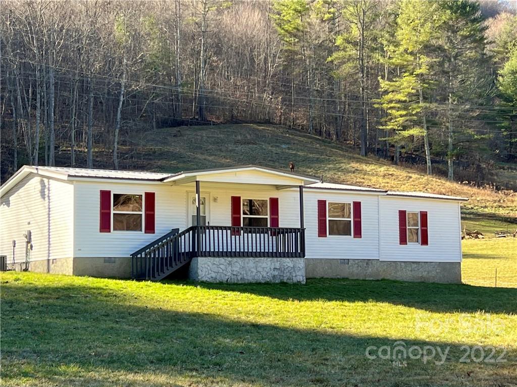 52 White Horse Lane Burnsville NC 28714