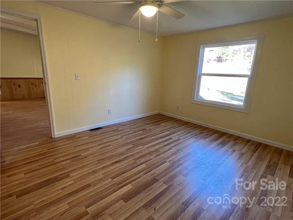 52 White Horse Lane Burnsville NC 28714
