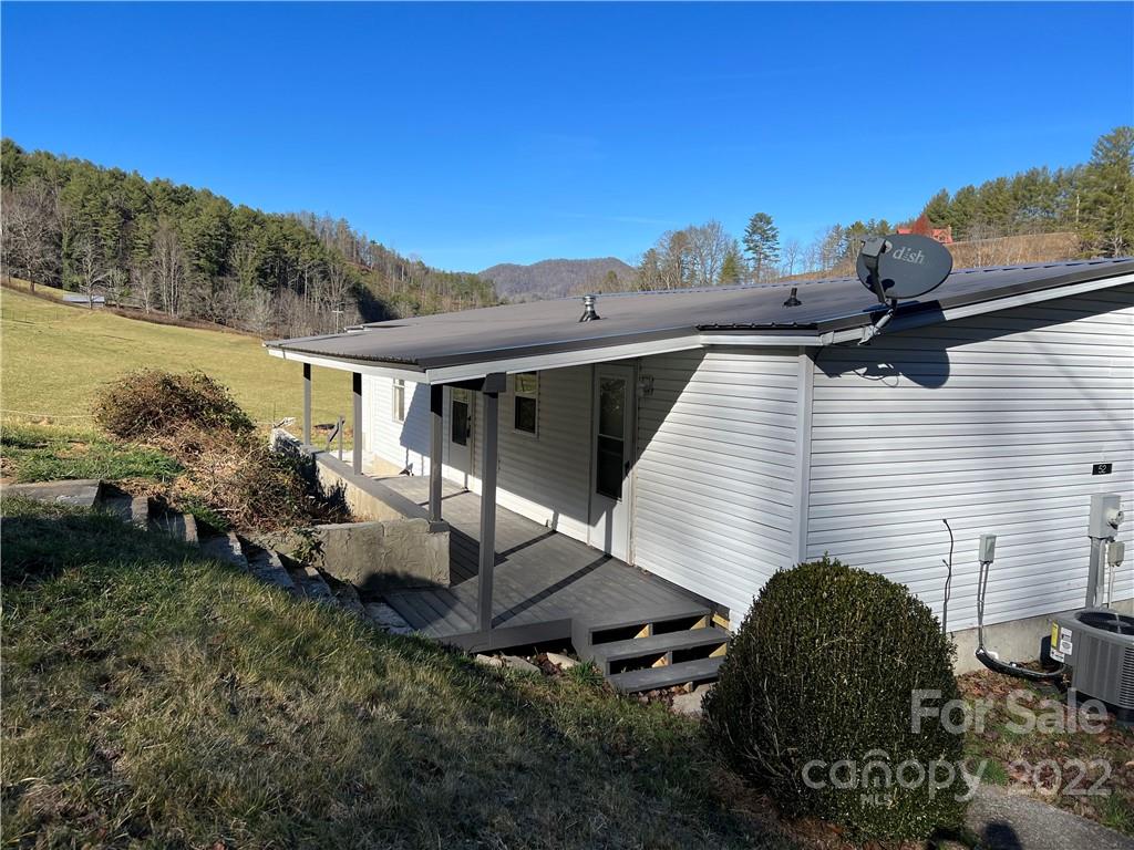 52 White Horse Lane Burnsville NC 28714