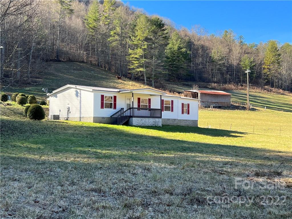 52 White Horse Lane Burnsville NC 28714