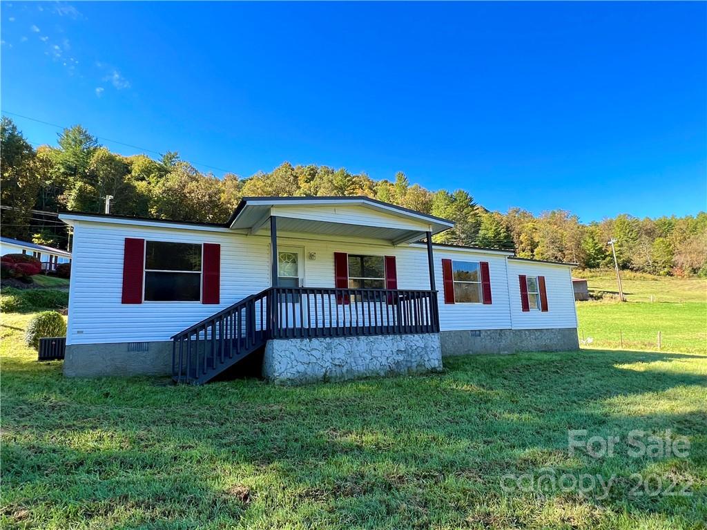52 White Horse Lane Burnsville NC 28714