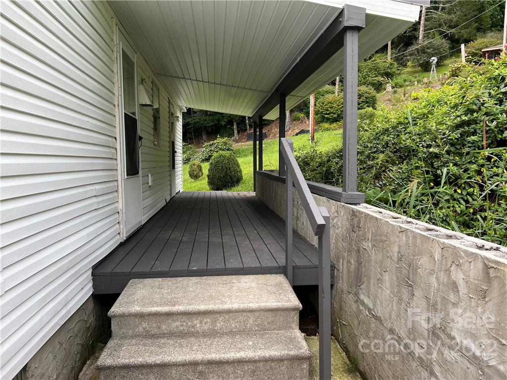 52 White Horse Lane Burnsville NC 28714