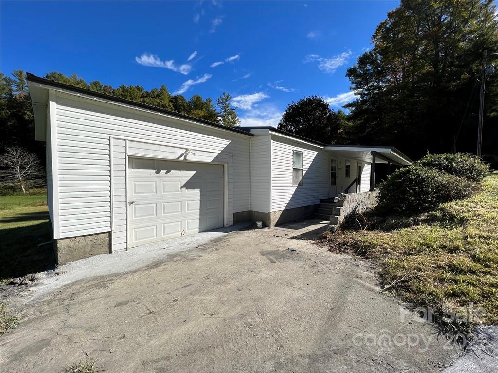 52 White Horse Lane Burnsville NC 28714