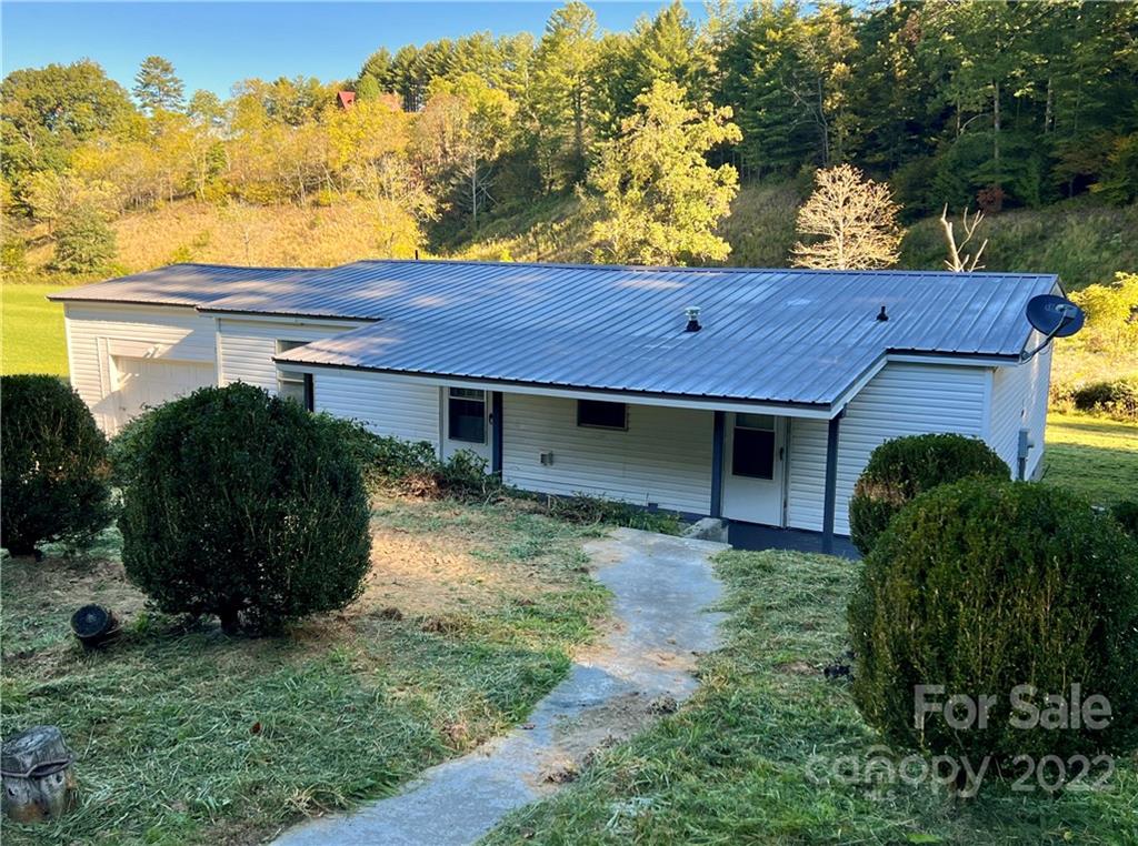 52 White Horse Lane Burnsville NC 28714
