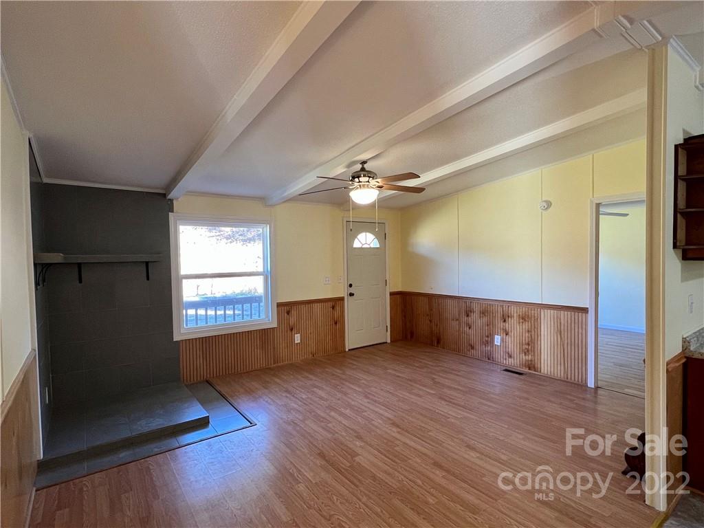 52 White Horse Lane Burnsville NC 28714