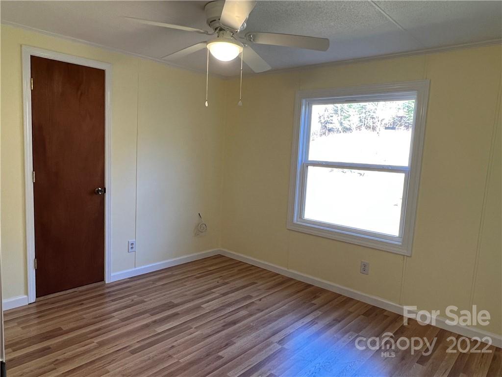 52 White Horse Lane Burnsville NC 28714