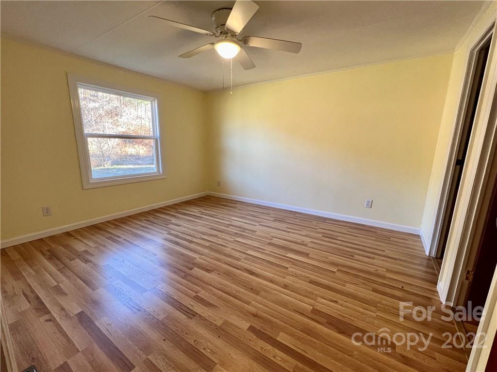 52 White Horse Lane Burnsville NC 28714