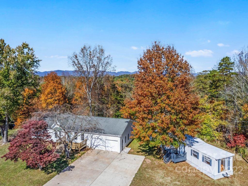 27 Flat Creek School Road Weaverville NC 28787