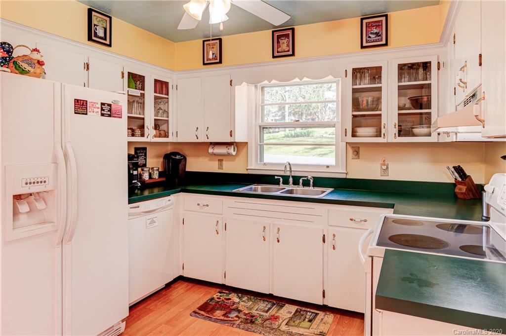 26 Sunset Drive Swannanoa NC 28778