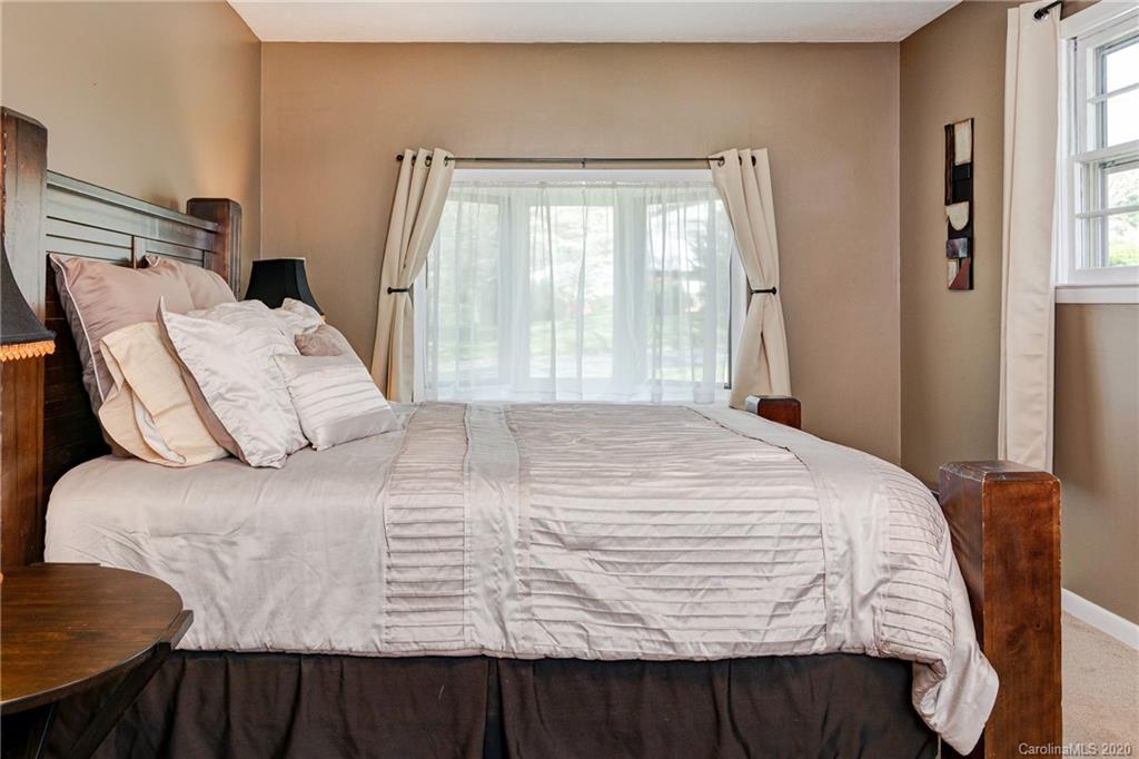 26 Sunset Drive Swannanoa NC 28778