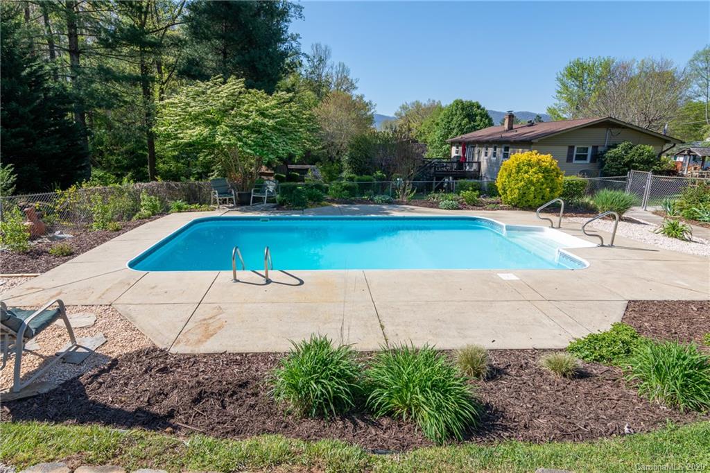 26 Sunset Drive Swannanoa NC 28778