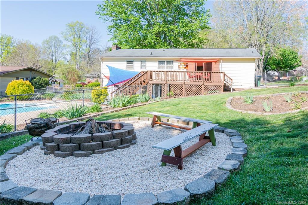 26 Sunset Drive Swannanoa NC 28778
