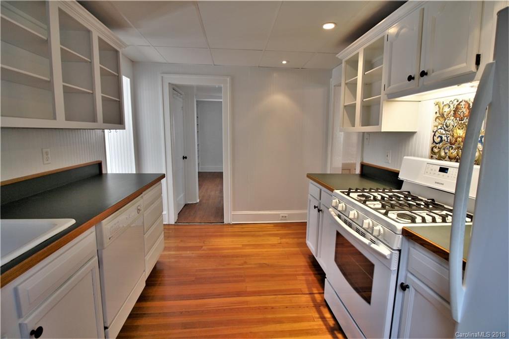 40 Woodvale Avenue Asheville NC 28804