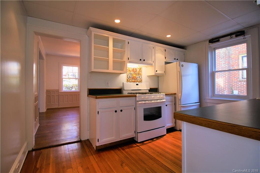 40 Woodvale Avenue Asheville NC 28804