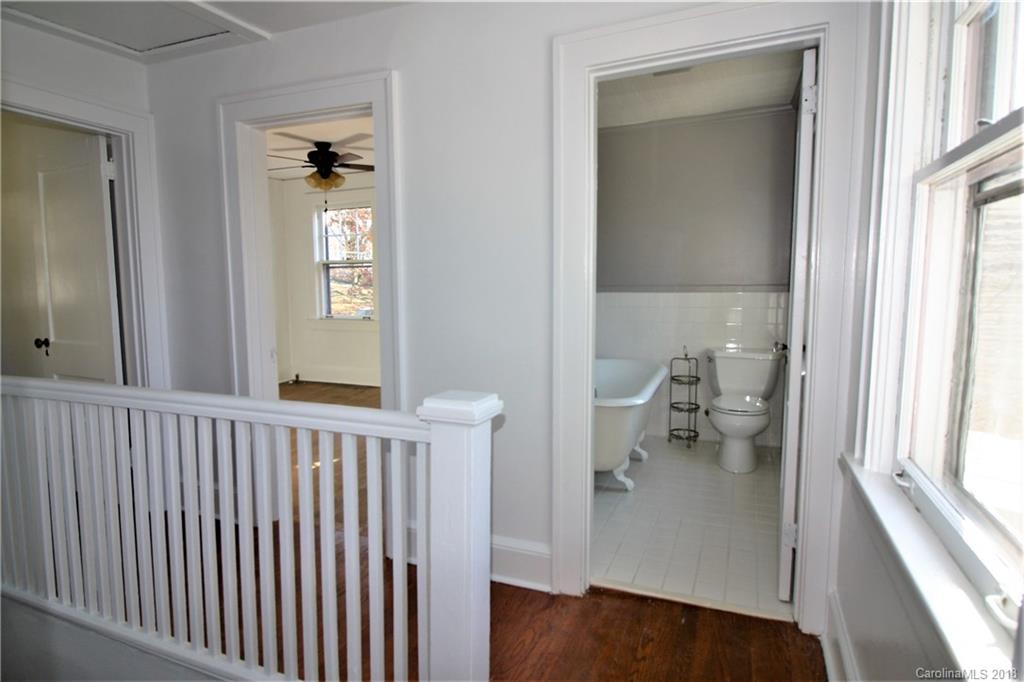 40 Woodvale Avenue Asheville NC 28804