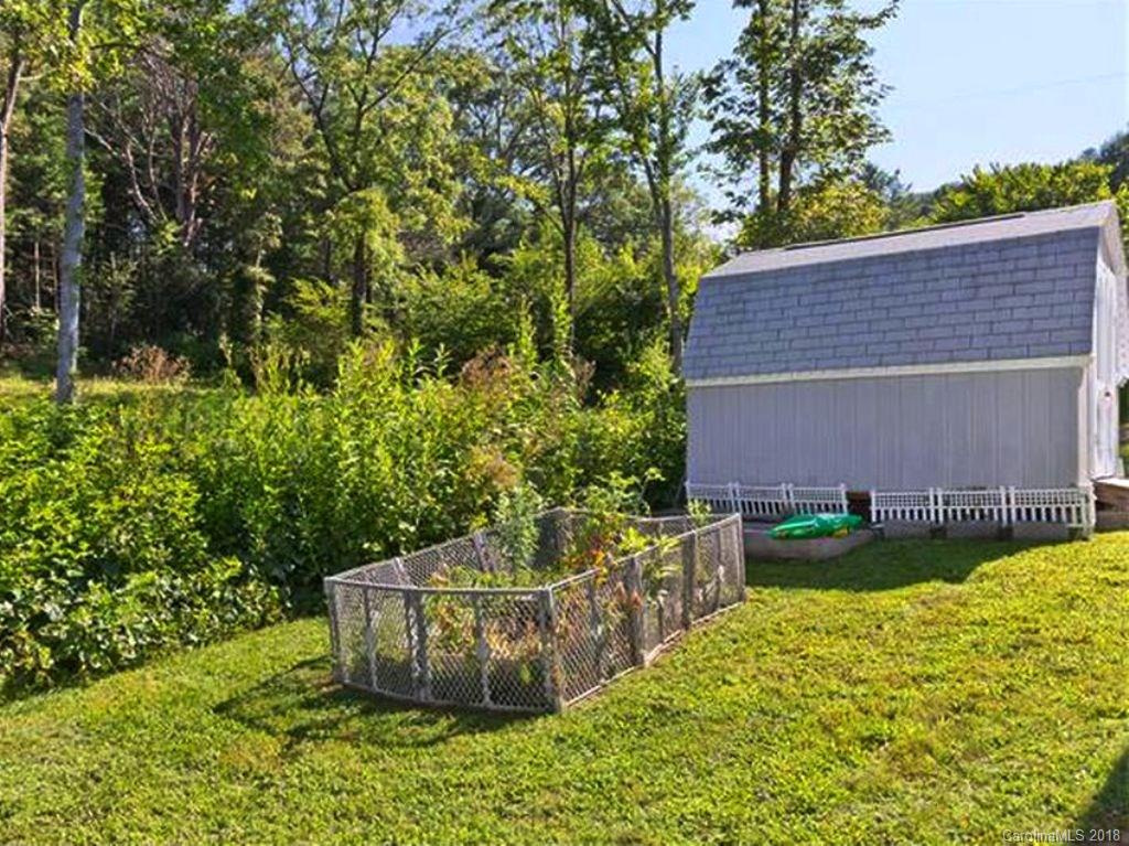 12 Oakland Street Weaverville NC 28787