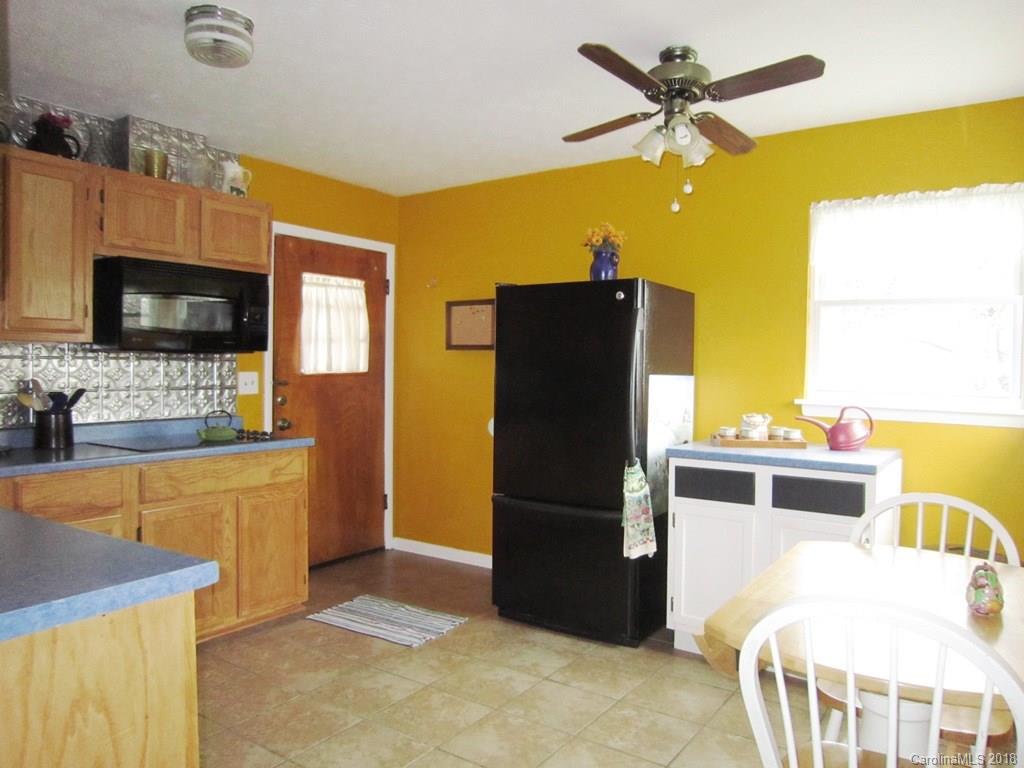 12 Oakland Street Weaverville NC 28787