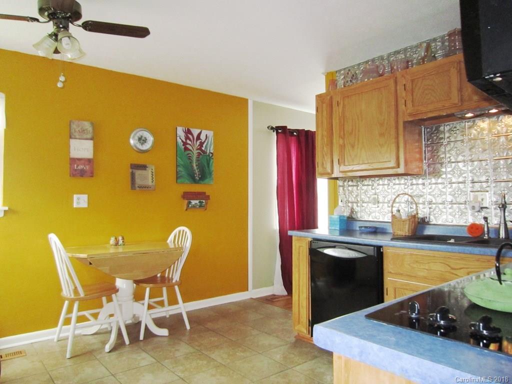 12 Oakland Street Weaverville NC 28787