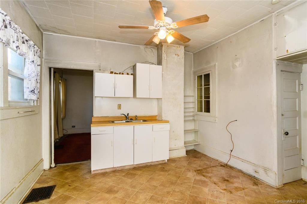 60 Henrietta Street Asheville NC 28801