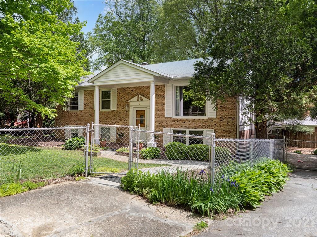 7 White Pine Circle Arden NC 28704