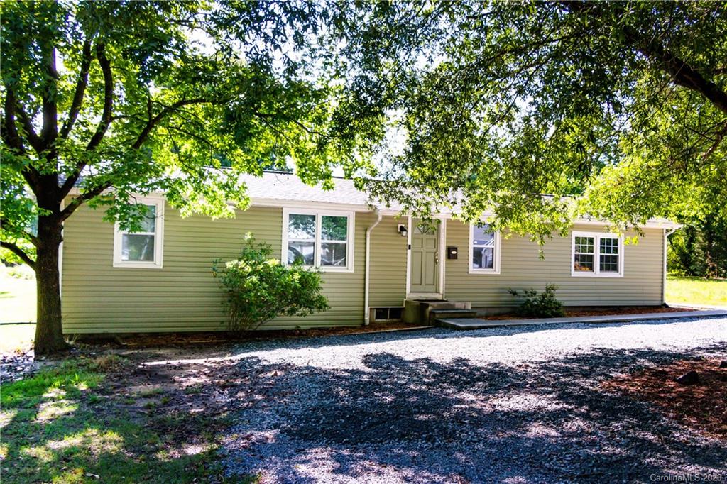 1239 Log Cabin Road Charlotte NC 28213