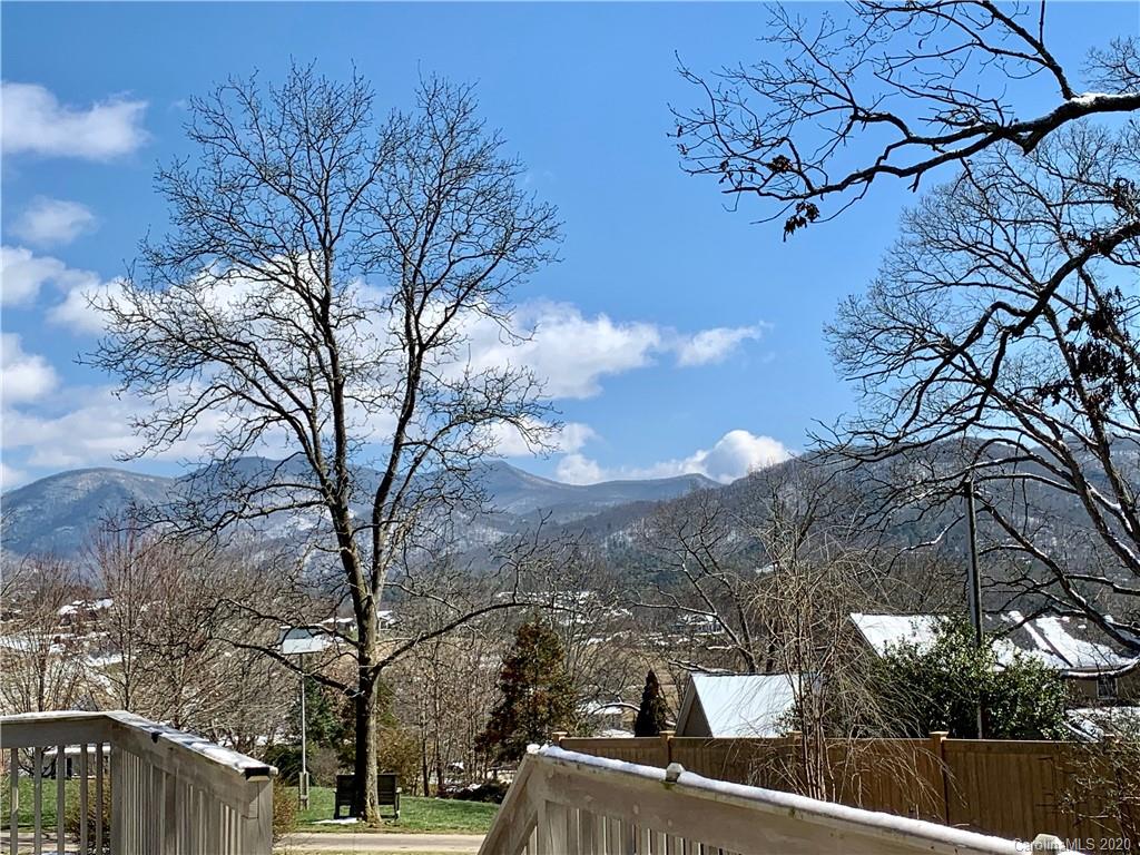 41 Forest Knoll Drive Weaverville NC 28787