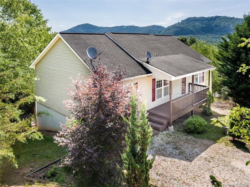 209 Jd Trail Candler NC 28715